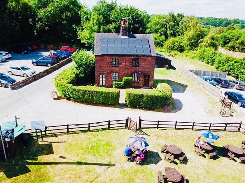 Croxden The Raddle Inn Log Cabins מראה חיצוני תמונה